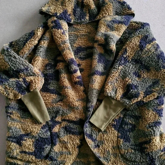 Cozy Camo Print  Sherpa Teddy Coat - Picture 6 of 7